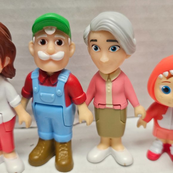 10 Lot Bundle Cocomelon Family Friends Figures - Picture 7 of 7